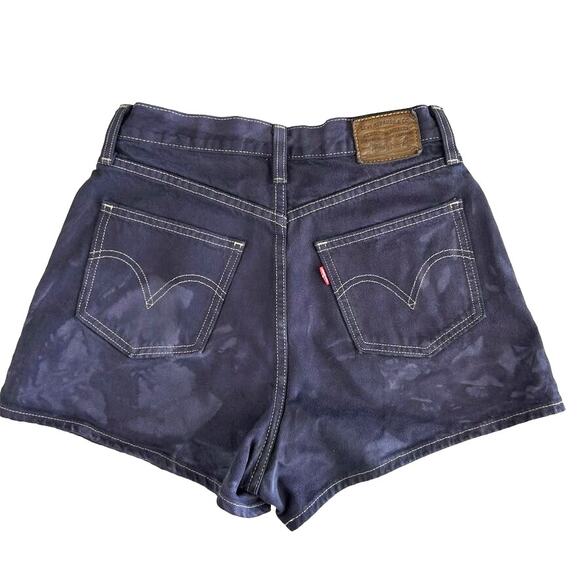 Levi's Premium Indigo Distressed Wash  High Rise Denim Hot Short Sz 27 or 4 - Picture 1 of 11